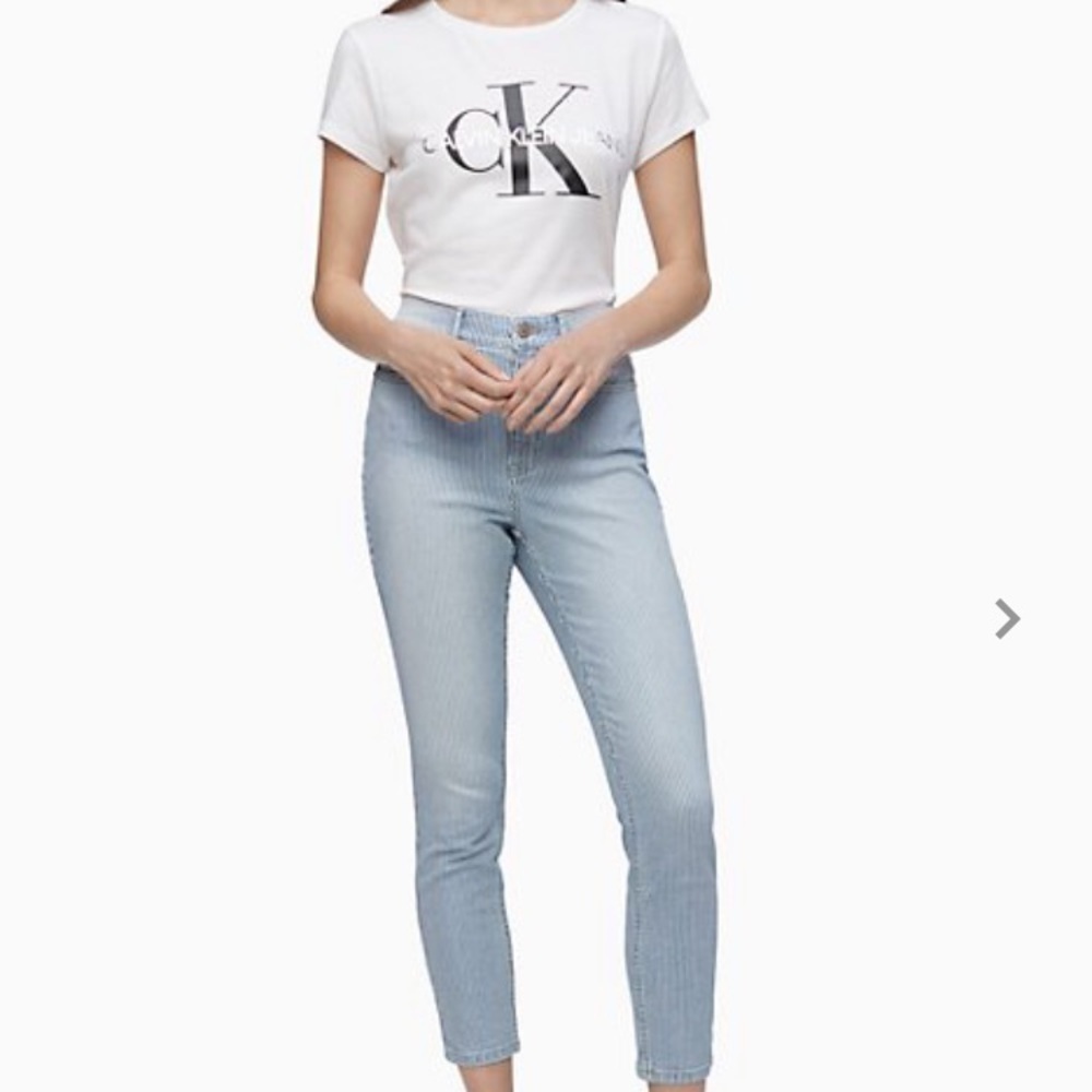 π¦π CALVIN KLEIN | Classic White Long Crop Top - Picture 1 of 9